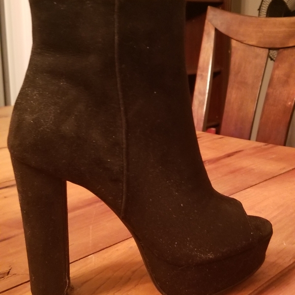 Shoes - Picture 5 of 5